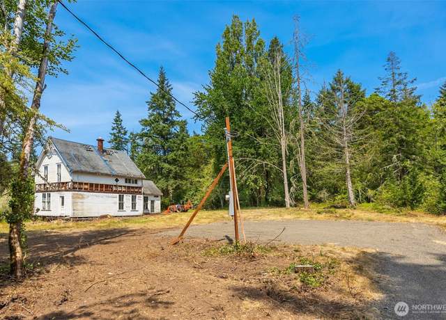 Property at 3634 Campbell St NE, Bainbridge Island, WA 98110, 3 beds, 1.5 baths
