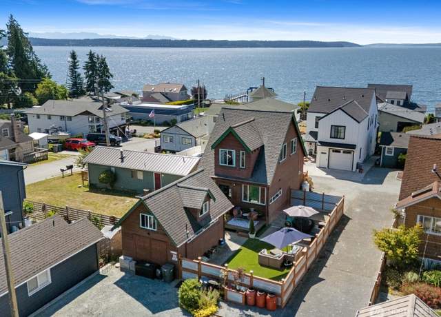 Property at 139 Maple St, Camano Island, WA 98282, 2 beds, 1.5 baths