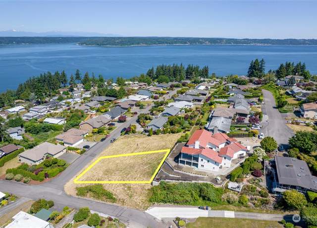 Property at 6001 Bayview Dr NE, Tacoma, WA 98422