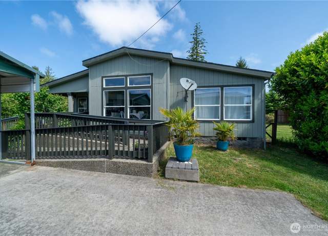 Property at 10419 Sandridge Rd, Long Beach, WA 98631, 3 beds, 2 baths