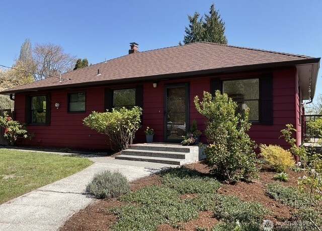 Property at 19512 53rd Ave NE, Lake Forest Park, WA 98155, 3 beds, 2 baths