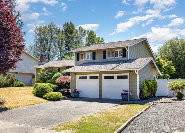 Property at 13605 SE 233rd St, Kent, WA 98042, 3 beds, 2.5 baths