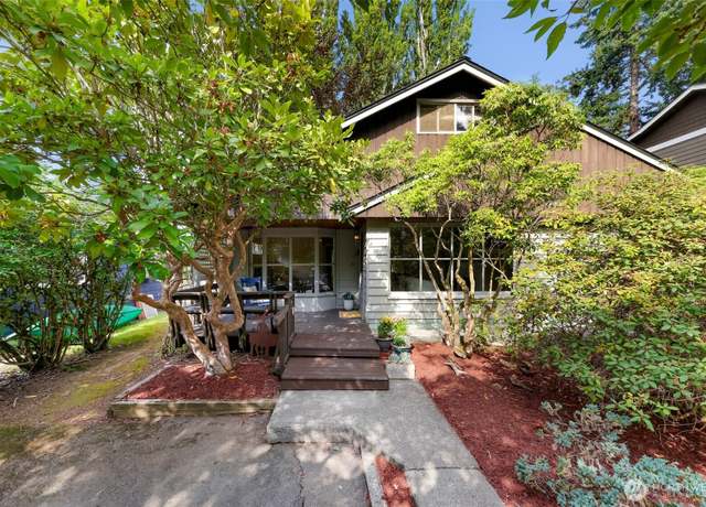Property at 3117 Vallette St, Bellingham, WA 98225, 4 beds, 1.5 baths