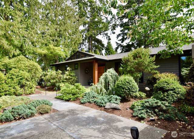 Property at 133 Fairway Pl, Sequim, WA 98382, 3 beds, 2.5 baths
