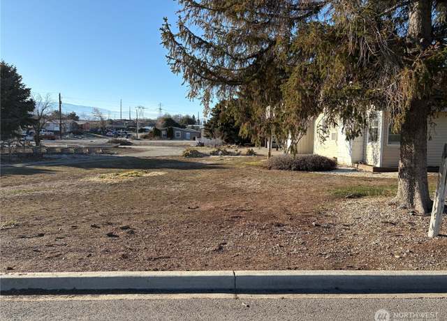 Property at 11 Garden Ave, East Wenatchee, WA 98850