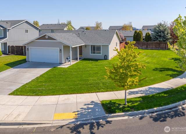Property at 2117 S Dilley Ave, Moses Lake, WA 98837, 3 beds, 2 baths