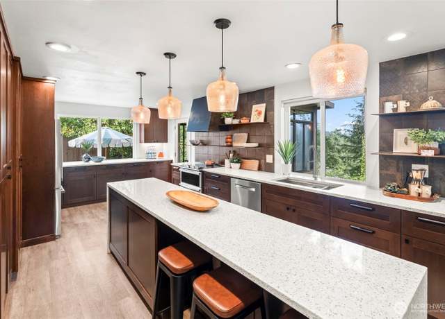 Property at 5517 63rd Ave Ct W, University Place, WA 98467, 3 beds, 2.5 baths