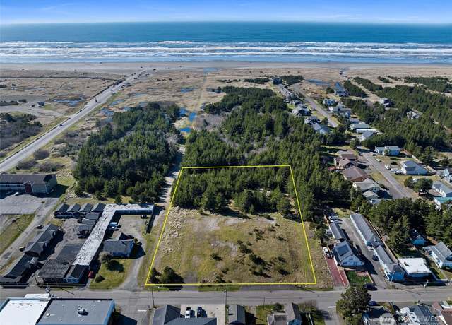 Property at 301 Ocean Beach Blvd N, Long Beach, WA 98631