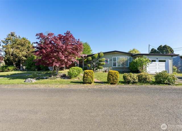 Property at 1203 Tower Ave, Raymond, WA 98577, 3 beds, 2 baths