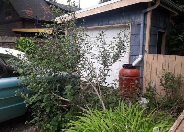 Property at 4052 Burton Pl W, Seattle, WA 98199, 2 beds, 1 bath