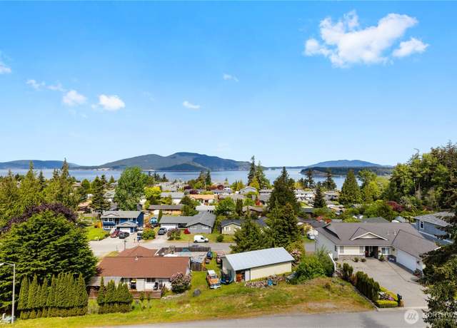 Property at 3420 W 8th Pl, Anacortes, WA 98221, 4 beds, 2.5 baths