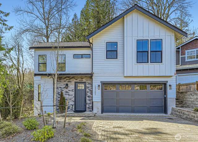 Property at 12105 NE 105th St, Kirkland, WA 98033, 4 beds, 3.5 baths