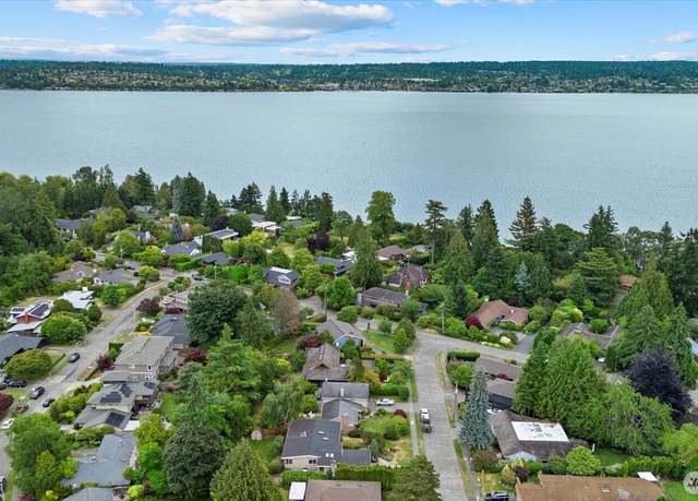 Property at 6520 NE 60th St, Seattle, WA 98115, 5 beds, 3 baths