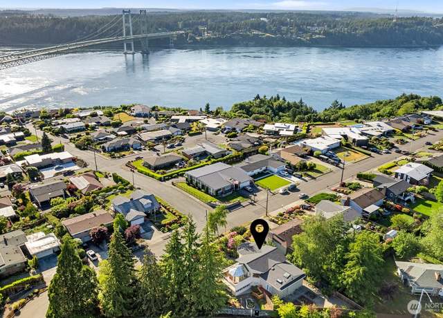 Property at 1550 N Narrows Dr, Tacoma, WA 98406, 3 beds, 3 baths