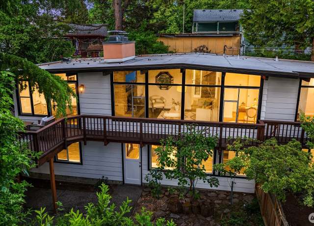 Property at 846 NE 104th St, Seattle, WA 98125, 4 beds, 2 baths