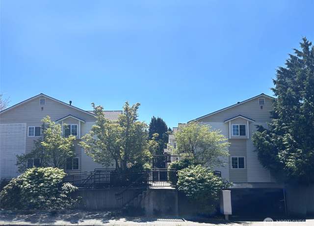 Property at 1255 NE 152nd St, Shoreline, WA 98155, 2 beds, 2 baths