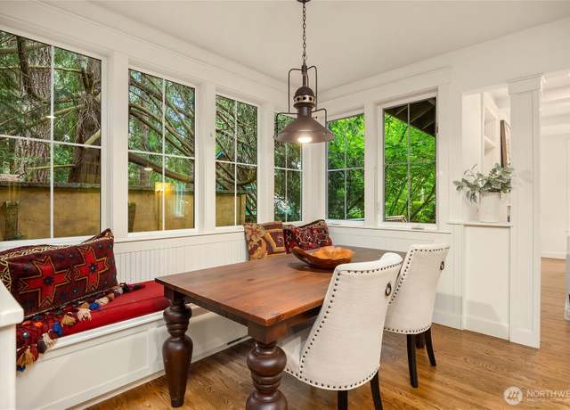 Property at 473 Glen Hollow Pl SW, Bainbridge Island, WA 98110, 3 beds, 2.5 baths