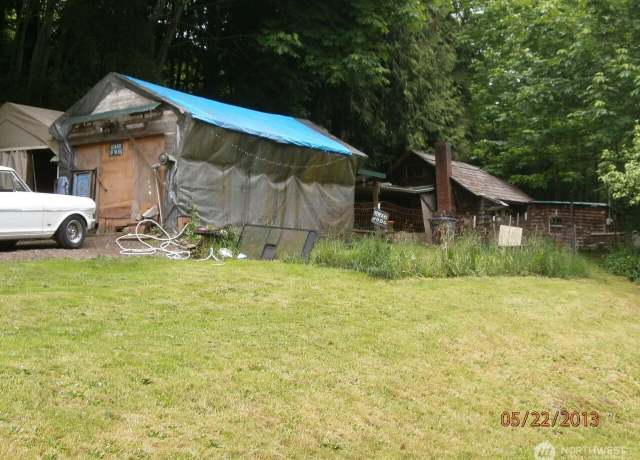 Property at 1020 S Valley St, Port Angeles, WA 98362, 1 bed, 1 bath