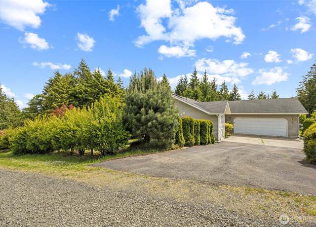 Property at 5 Bayview Ln, Hoquiam, WA 98550, 3 beds, 2 baths