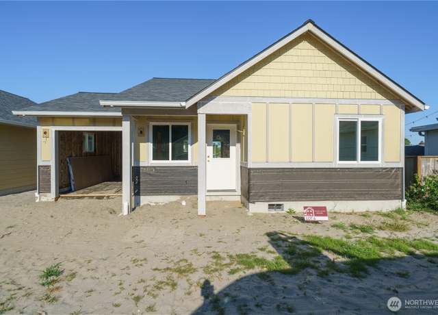 Property at 115 7th St SW, Long Beach, WA 98631, 2 beds, 2 baths