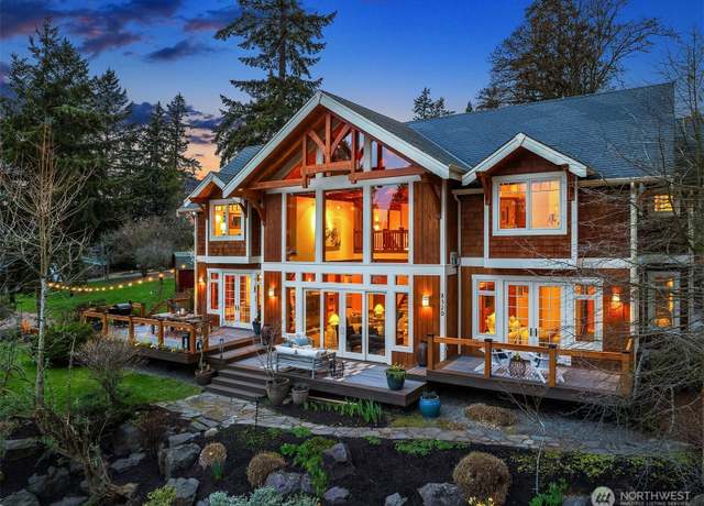 Property at 8320 NE 110th Pl, Kirkland, WA 98034, 4 beds, 3.5 baths