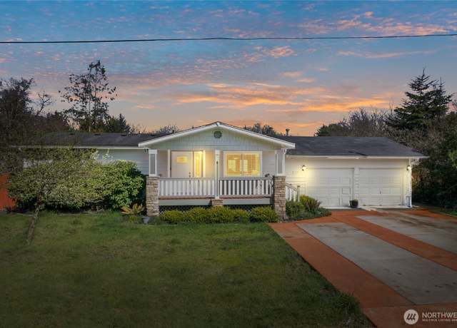Property at 242 Wishkah St SW, Ocean Shores, WA 98569, 3 beds, 2 baths