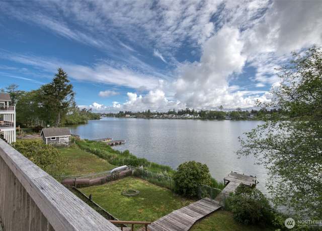Property at 712 Mt Olympus Ave SE, Ocean Shores, WA 98569, 3 beds, 2.5 baths