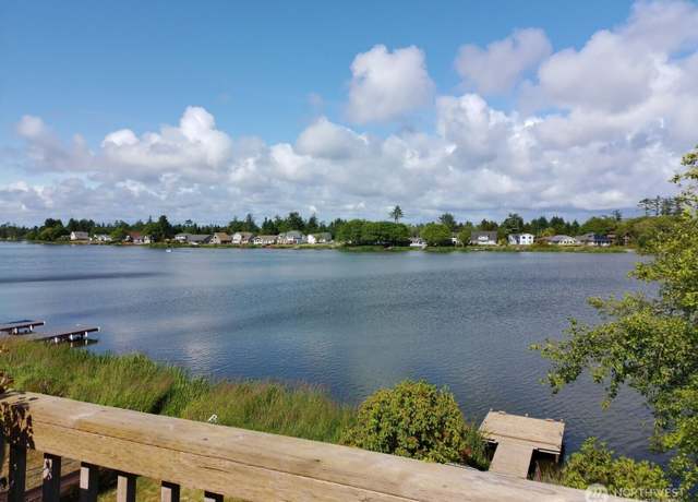 Property at 712 Mt Olympus Ave SE, Ocean Shores, WA 98569, 3 beds, 2.5 baths