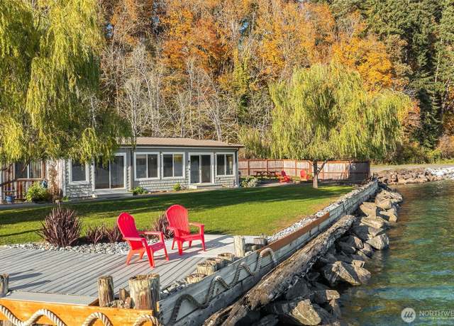 Property at 24410 Vashon Hwy SW, Vashon, WA 98070, 3 beds, 1.5 baths