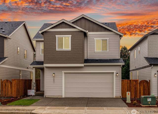 Property at 455 SW 32nd St, Battle Ground, WA 98604, 4 beds, 2.5 baths