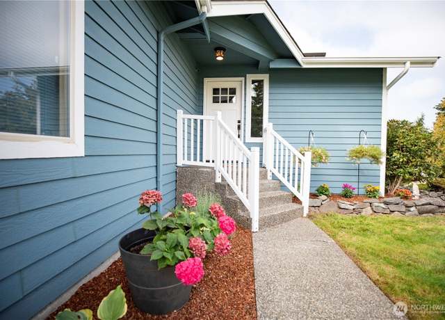 Property at 6096 Widgeon Ct, Bremerton, WA 98312, 5 beds, 3 baths