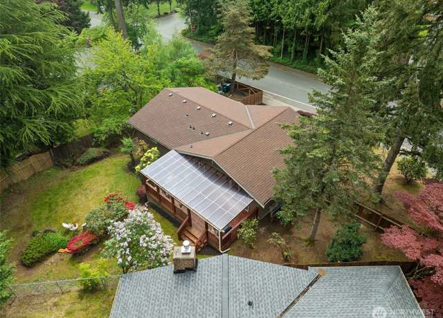 Property at 3131 110 St SE, Everett, WA 98208, 4 beds, 3 baths