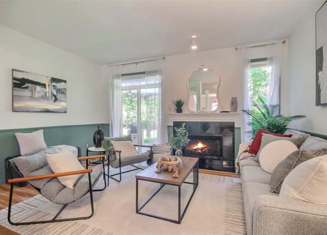 Property at 14816 29th Ave W Unit B102, Lynnwood, WA 98087, 2 beds, 2 baths