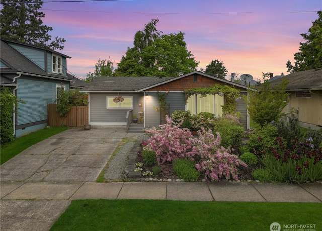 Property at 2411 G St, Bellingham, WA 98225, 3 beds, 2 baths
