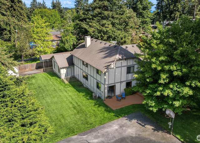 Property at 8111 224th St SW, Edmonds, WA 98026, 4 beds, 2.5 baths