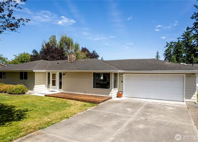 Property at 1227 172nd St NE, Marysville, WA 98271, 3 beds, 2 baths