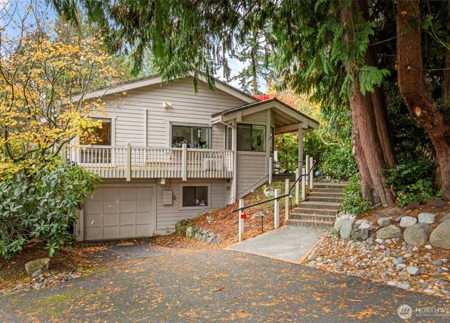 Property at 190 Bluffs Dr #1, Port Townsend, WA 98368, 2 beds, 2.5 baths