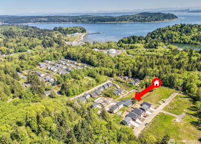 Property at 7058 E Nightingale St, Port Orchard, WA 98366, 3 beds, 2 baths