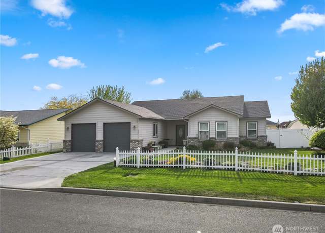 Property at 620 S 20th Ave, Othello, WA 99344, 3 beds, 2 baths
