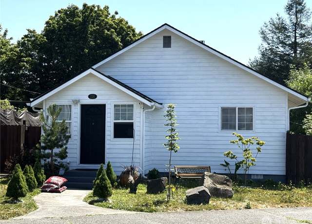 Property at 226 SW 16th St, Chehalis, WA 98532, 3 beds, 1 bath