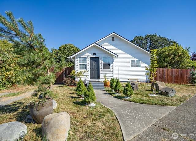 Property at 226 SW 16th St, Chehalis, WA 98532, 3 beds, 1 bath