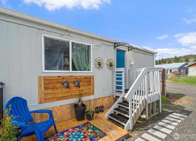 Property at 1800 Garfield Ave #10, Raymond, WA 98577, 2 beds, 1 bath