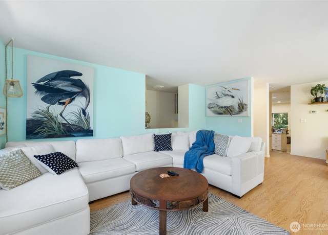 Property at 4714 Fairwood Blvd NE #201, Tacoma, WA 98422, 3 beds, 2.5 baths