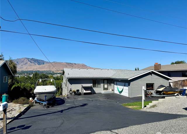 Property at 1716 N Anne Ave, East Wenatchee, WA 98802, 5 beds, 3 baths