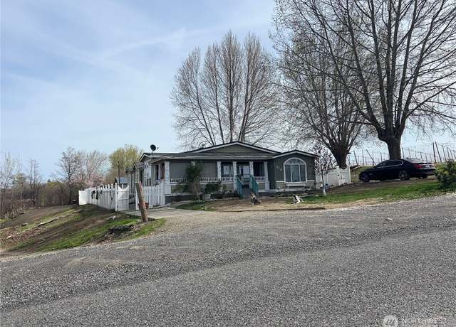 Property at 510 Olmstead Rd, Grandview, WA 98930, 3 beds, 2 baths