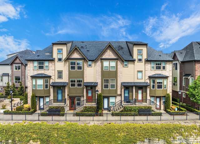 Property at 1330 Williamsburg Walk NE, Issaquah, WA 98029, 3 beds, 3 baths