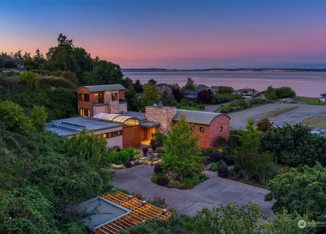 Property at 537 Jackson St, Port Townsend, WA 98368, 4 beds, 6 baths