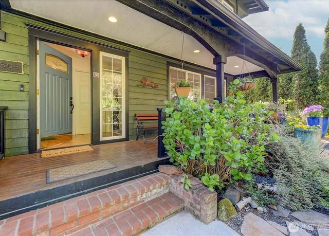 Property at 17508 32nd Ave NE, Lake Forest Park, WA 98155, 5 beds, 3.5 baths