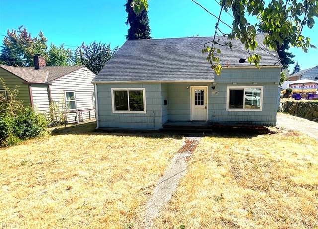 Property at 12034 68th Ave S, Seattle, WA 98178, 4 beds, 1.5 baths