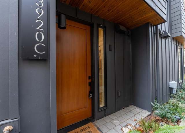 Property at 3920 Linden Ave N Unit C, Seattle, WA 98103, 2 beds, 2 baths